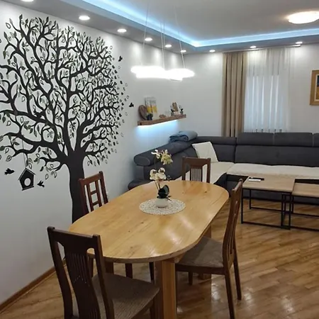 Modern Downtown With Free Parking Daire
